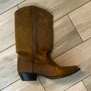 Brown size 8 boots